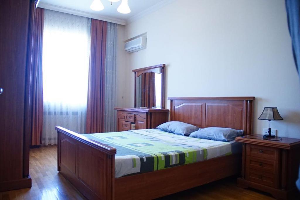 Nizami Street Appartement Bakoe Buitenkant foto